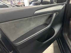 Tesla Model Y Rear-Wheel Drive - ფოტო 4