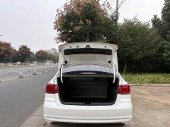 Volkswagen Santana 1.5L Manual Fashion Edition - ფოტო 11