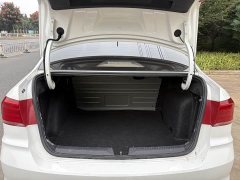 Volkswagen Santana 1.5L Manual Fashion Edition - ფოტო 12