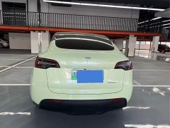 Tesla Model Y Rear-Wheel Drive - ფოტო 14