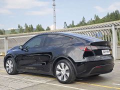 Tesla Model Y 2022 Facelift Rear-Wheel Drive - ფოტო 4