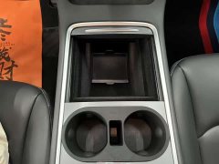 Tesla Model Y Long Range All-Wheel Drive 3D7 - ფოტო 13