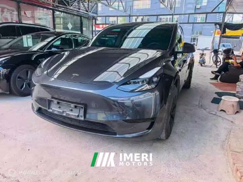 2024 Tesla Model Y Rear-Wheel Drive