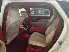 Bentley Bentayga 4.0T V8 Long Wheelbase - ფოტო 3