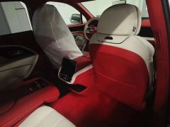 Bentley Bentayga 4.0T V8 Long Wheelbase - ფოტო 4