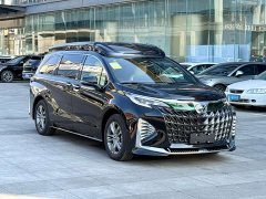 Toyota Sienna 2.5L Hybrid AWD Luxury - ფოტო 3