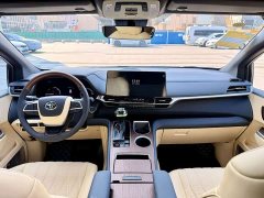 Toyota Sienna 2.5L Hybrid AWD Luxury - ფოტო 5