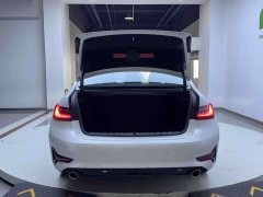 BMW 3 Series 320i M Sport Package - ფოტო 17