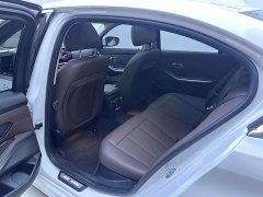 BMW 3 Series 320Li M Sport Package - ფოტო 11