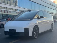 Li Auto Li Xiang MEGA Ultra - ფოტო 1