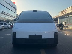 Li Auto Li Xiang MEGA Ultra - ფოტო 2