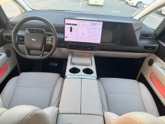 Li Auto Li Xiang MEGA Ultra - ფოტო 9
