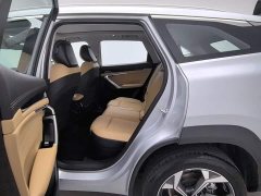 Geely Boyue L 1.5TD DCT Luxury - ფოტო 15