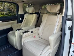 Toyota Alphard Hybrid 2.5L Luxury - ფოტო 12