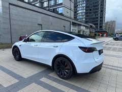 Tesla Model Y Performance All-Wheel Drive - ფოტო 11