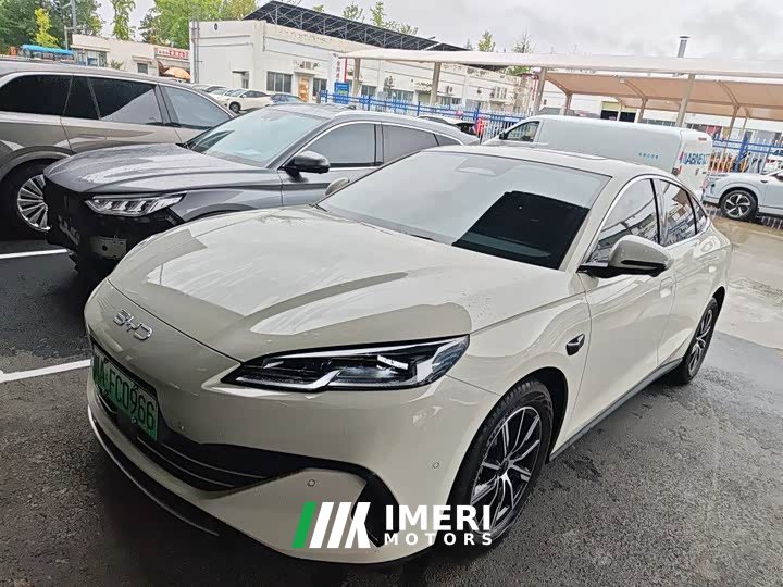 BYD Dolphin 06 DM-i Smart Drive 120KM Premium Edition
