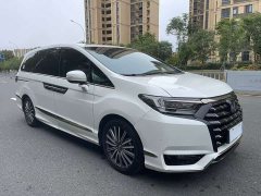 Honda Odyssey 2.0L e:HEV Luxury - ფოტო 3