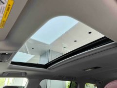Lexus LX 570 Canada Spec - ფოტო 11