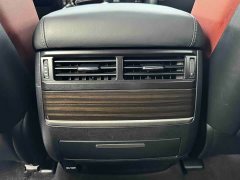 Lexus LX 570 Canada Spec - ფოტო 16