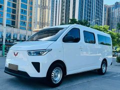 Wuling Yangguang 300km Comfort Passenger Van 75kW - ფოტო 1