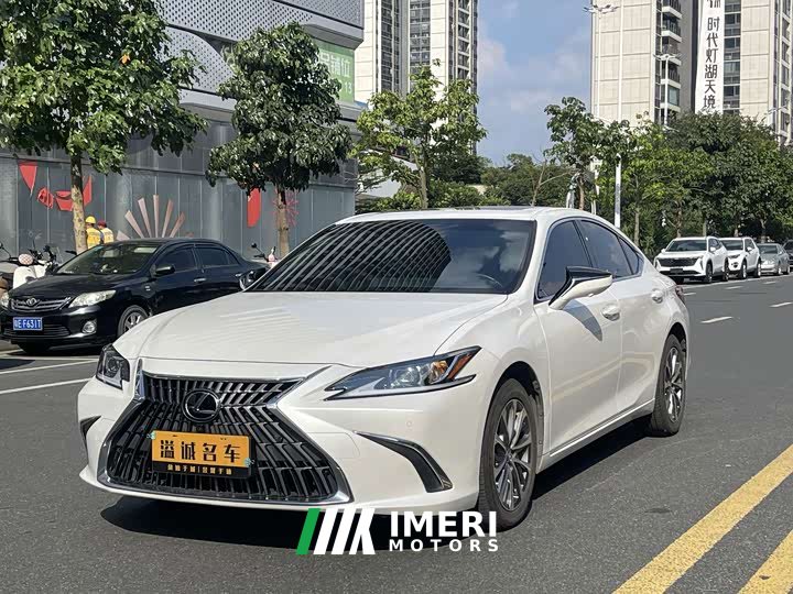 Lexus ES 200 Excellence Edition - ავტომობილი ჩინეთიდან