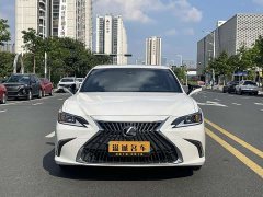 Lexus ES 200 Excellence Edition - ფოტო 2