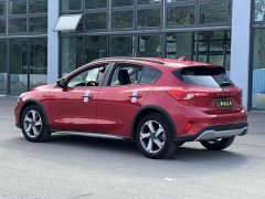 Ford Focus Estate EcoBoost 180 Automatic Hunting Tide Edition - ფოტო 17