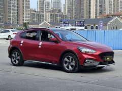Ford Focus Estate EcoBoost 180 Automatic Hunting Tide Edition - ფოტო 3