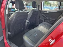 Ford Focus Estate EcoBoost 180 Automatic Hunting Tide Edition - ფოტო 8