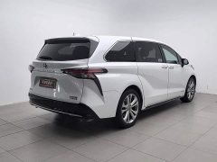 Toyota Sienna 2023 2.5L Hybrid Premium Edition - ფოტო 2