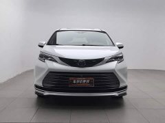 Toyota Sienna 2023 2.5L Hybrid Premium Edition - ფოტო 3