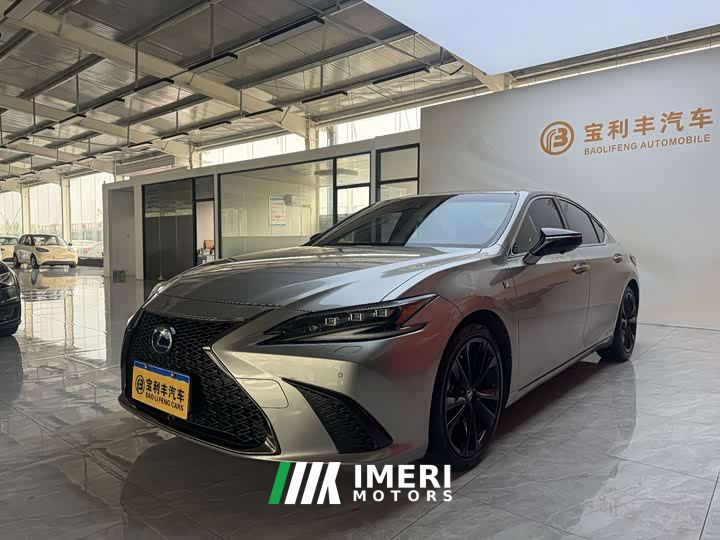 Lexus ES 300h F SPORT