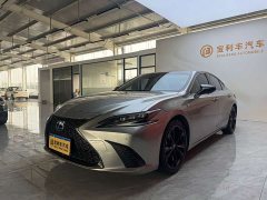 Lexus ES 300h F SPORT - ფოტო 1