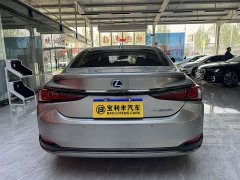 Lexus ES 300h F SPORT - ფოტო 10