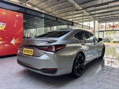 Lexus ES 300h F SPORT - ფოტო 4