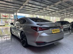 Lexus ES 300h F SPORT - ფოტო 8