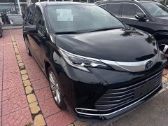 Toyota Sienna 2.5L Hybrid AWD Premium - ფოტო 1
