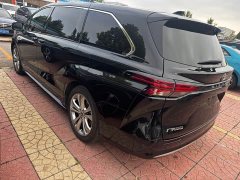 Toyota Sienna 2.5L Hybrid AWD Premium - ფოტო 17