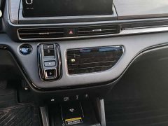 Honda Odyssey 2.0L e:HEV Sharp Prestige Edition - ფოტო 8