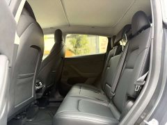 Tesla Model Y Long Range All-Wheel Drive - ფოტო 4