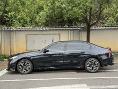 BMW 5 Series 530Li Luxury M Sport Package - ფოტო 3