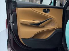 Aston Martin DBX 4.0T V8 - ფოტო 11