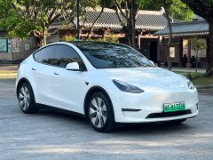 Tesla Model Y Standard Range RWD - ფოტო 3