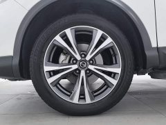 Nissan Qashqai 2.0L CVT Luxury - ფოტო 17