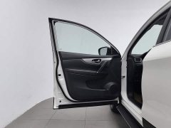 Nissan Qashqai 2.0L CVT Luxury - ფოტო 8