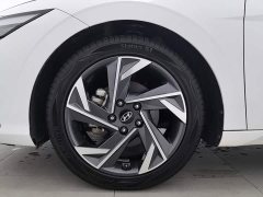 Hyundai Elantra 1.5L CVT Luxury - ფოტო 17