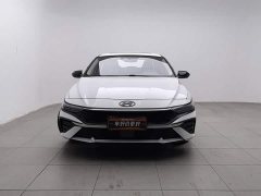 Hyundai Elantra 1.5L CVT Luxury - ფოტო 3