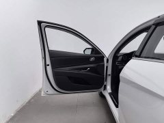 Hyundai Elantra 1.5L CVT Luxury - ფოტო 8