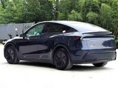 Tesla Model Y Long Range All-Wheel Drive - ფოტო 8