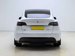 Tesla Model Y Rear-Wheel Drive - ფოტო 11